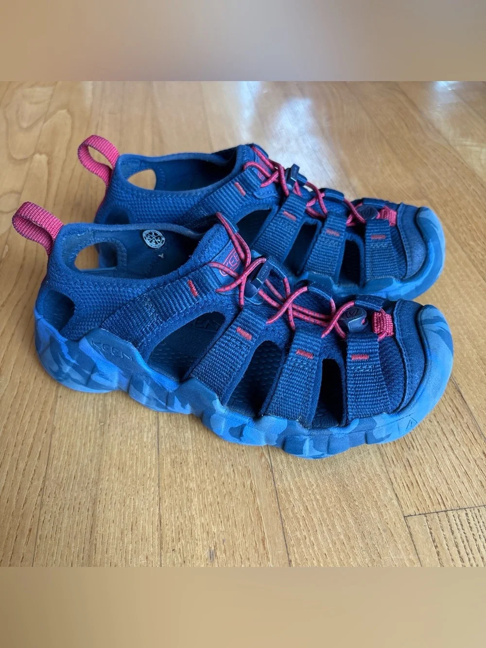 Keen Hyperport H2 Sandals Closed Toe Navy Blue Red Water Shoe Big Kid Youth Sz 3